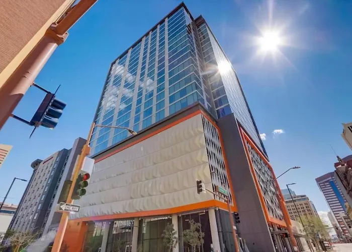 Boulevard Highrise With Sky Pool Access * Phoenix