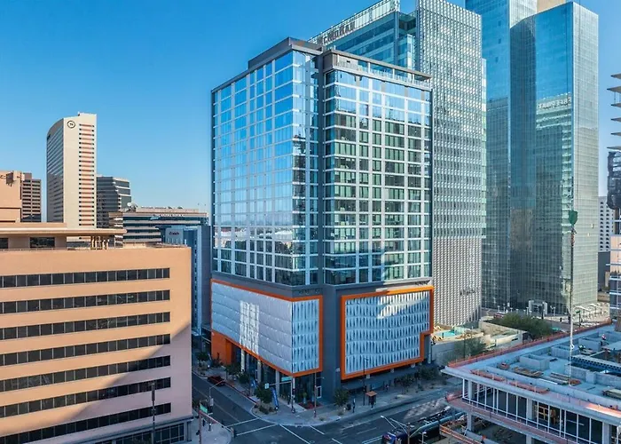 Boulevard Highrise With Sky Pool Access *