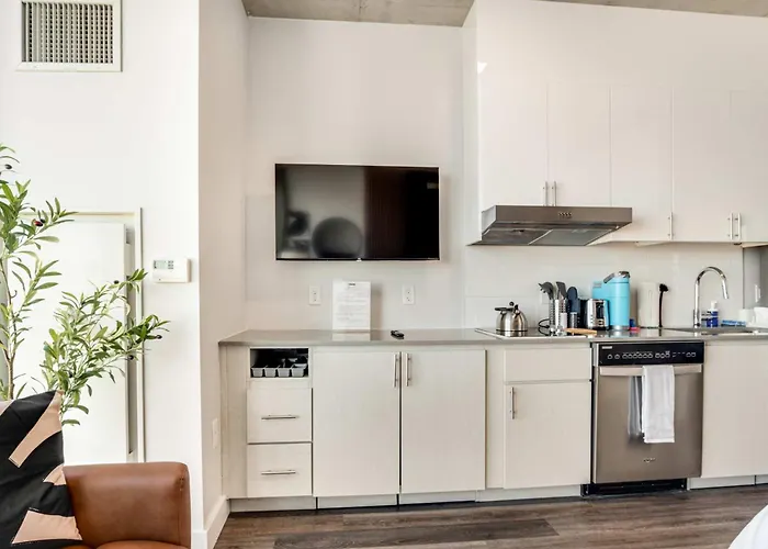 Boulevard Highrise With Sky Pool Access * Phoenix