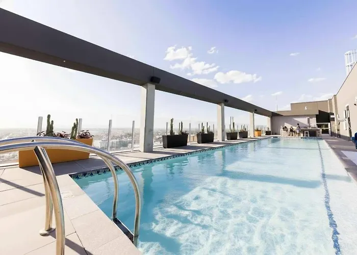Apartment Boulevard Highrise With Sky Pool Access Phoenix