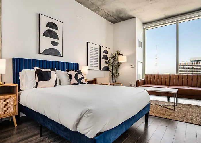 Boulevard Highrise With Sky Pool Access * Phoenix